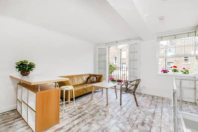 Double Bed in Stunning Mews House W11 Main Photo