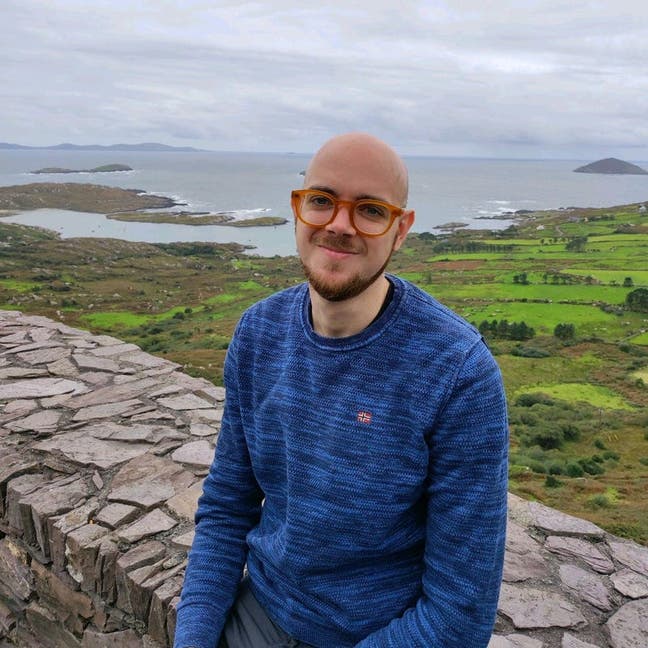 Looking for a room Main Photo