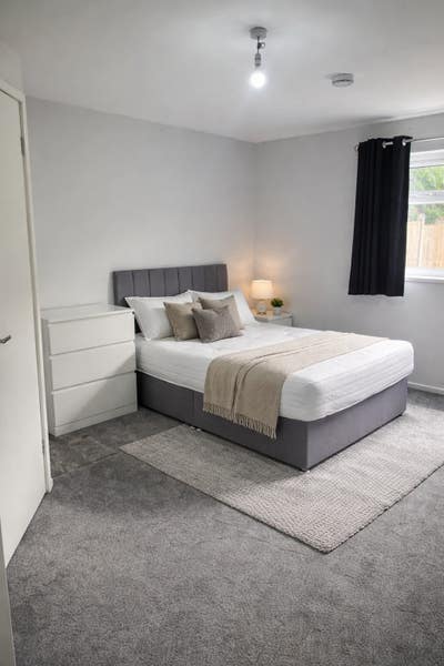 🏡 Large Double Room with En-Suite  Main Photo