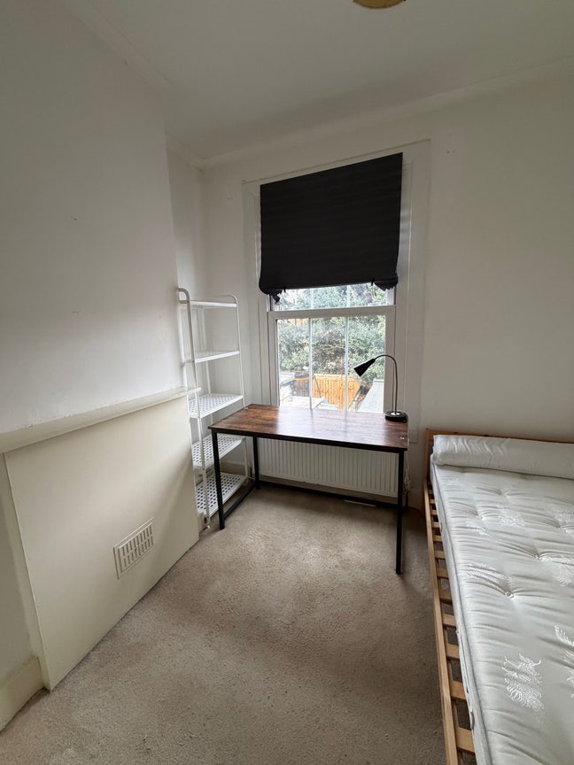 Bright And Good Size Single Room Wood Green Main Photo