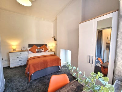 **New Modern En Suite Edgbaston -No Bills to Pay! Main Photo