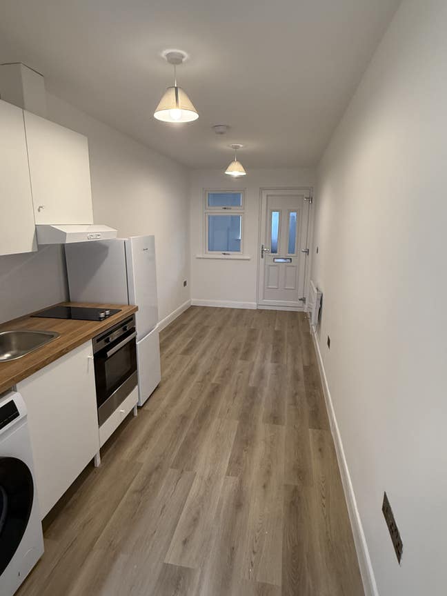 Self-Contained Newly Renovated Studio Main Photo