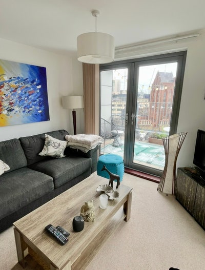 Gorgeous bright apartment with two balcony’s Main Photo