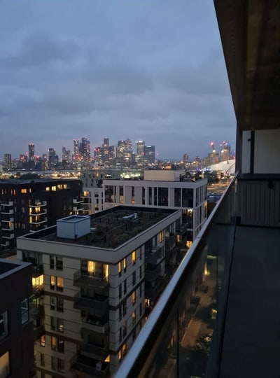 En-Suite Double Room with Canary Wharf Views Main Photo
