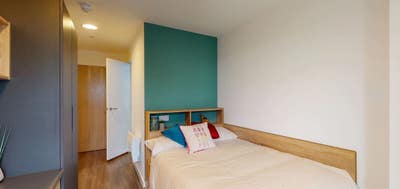 Platinum Ensuite| All Bills inc | Next to Cov Uni Main Photo