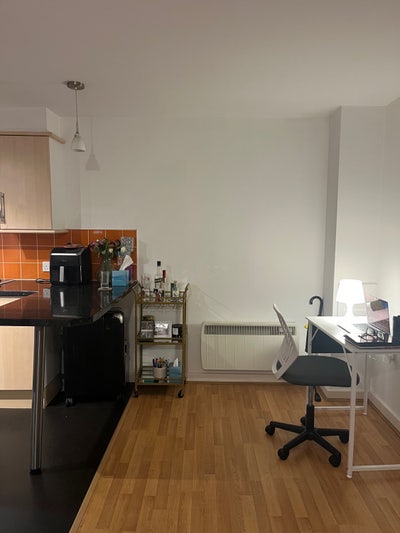 Flat available for rent!! Balcony included Main Photo