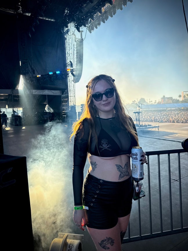 Looking for a room / buddy up for me & my two cats Main Photo