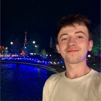 Professional Male seeks a single or double room Main Photo