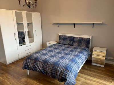 Lovely Double Room– Clean & Quiet Family Home Main Photo