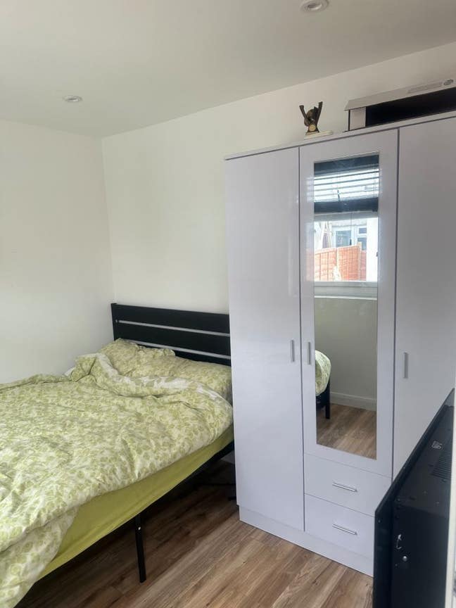 Studio Flat Main Photo