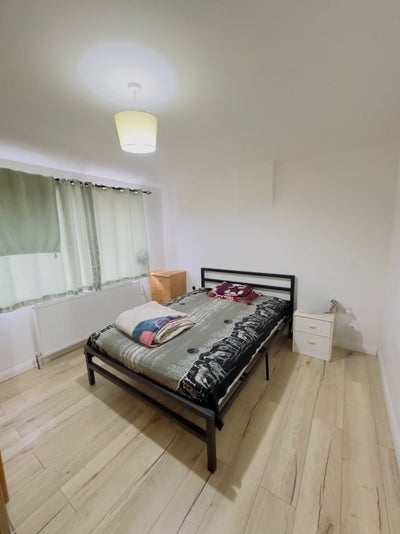 Room for rent Main Photo