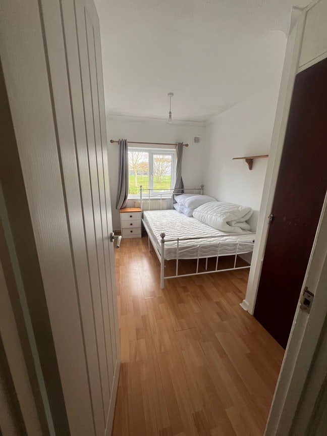 Small double room Main Photo