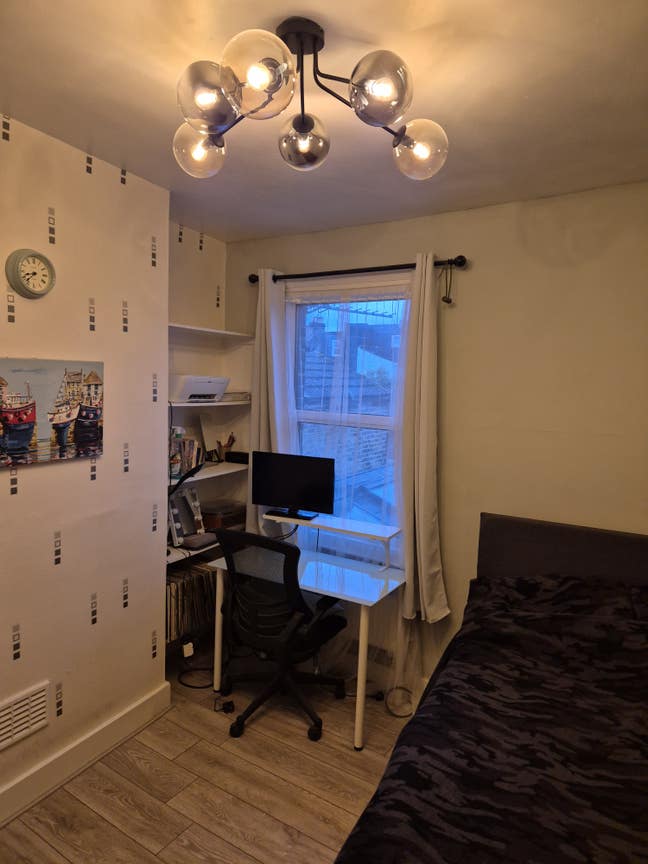 Single Room in Earlsfield within a house &pound;900pcm Main Photo