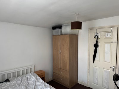 Double room with double bed for single person  Main Photo