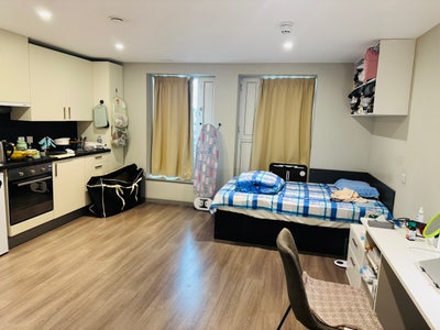 🇬🇧London large studio subletting Main Photo