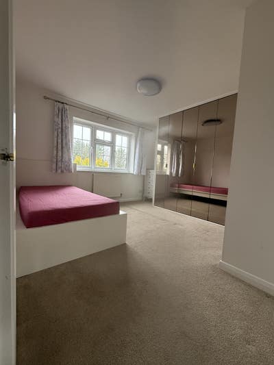 En-Suit Double Room with Single Bed Main Photo