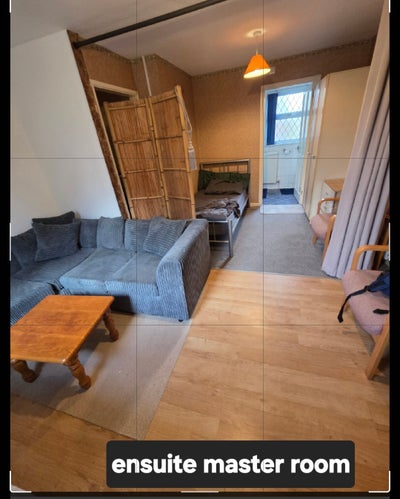 Ensuite Master Rooms Main Photo