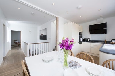 Light and spacious double room Main Photo