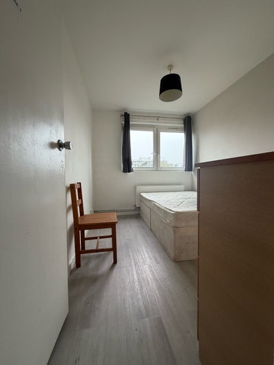 Single Bedroom Available  Main Photo