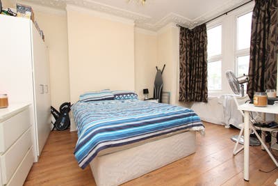 New beautiful rooms Riverside - Canary Wharf E14 Main Photo