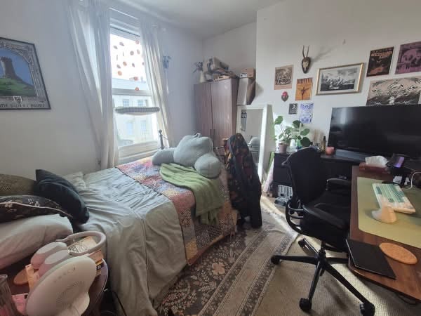 Central Unfurnished Bedroom in Shared Flat Main Photo