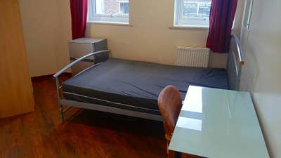 ST4/Stoke. Double + Fridge. Bargain!! Main Photo