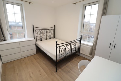 New refurbished flat in Canary Wharf E14 - 4 rooms Main Photo