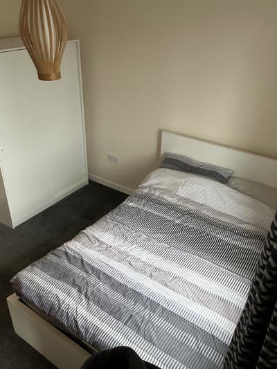 Double bedroom, furnished with bills included Main Photo