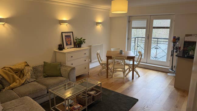 Double room with own bathroom in modern Borough fl Main Photo