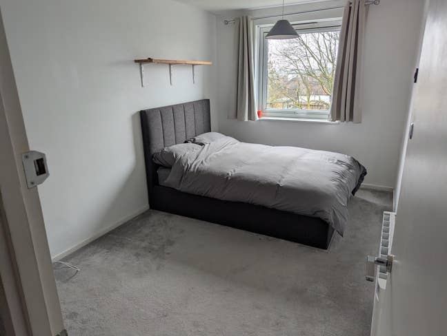 Spacious Modern Double Room – 3 mins from station Main Photo