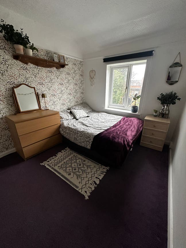 Double bedroom, female ideally parking space, &pound;550 Main Photo