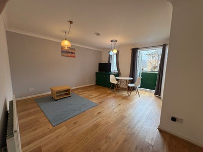 2 bed flat East London E16  Main Photo