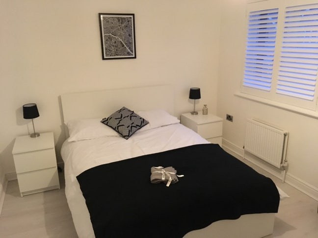 1 x Immaculate Double Bedrooms Available  Main Photo