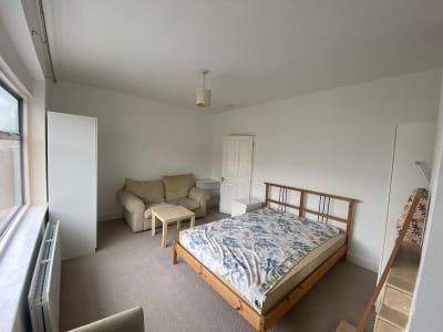 **Stunning Doubles in Kingston Available ** Main Photo