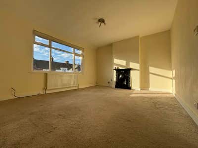 One bedroom flat to let in Southgate Main Photo