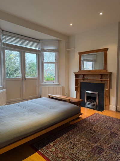 Beautiful Double Room in Prime Location Main Photo