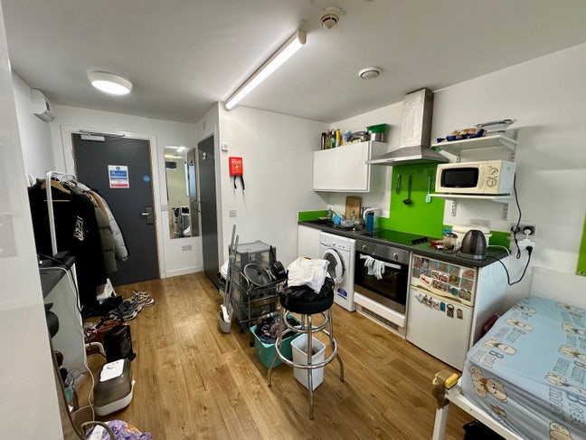 Spacious and quiet studio room in Bristol  Main Photo