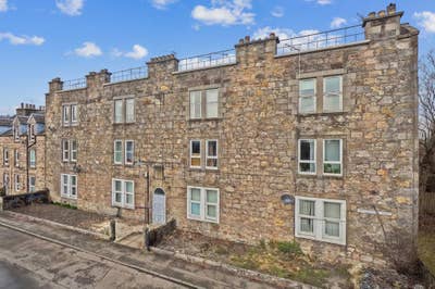 Double Room in 2-Bed Flat - Great Links to Uni Main Photo