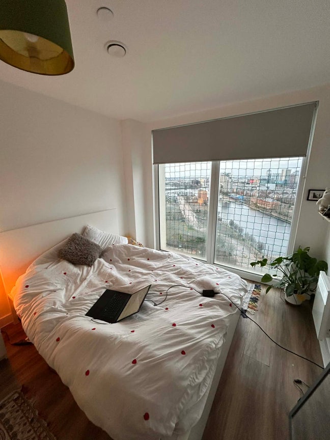 Room available in stunning Salford Quays flat! Main Photo
