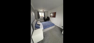 Spacious Furnished Double Room – Bills Included Main Photo