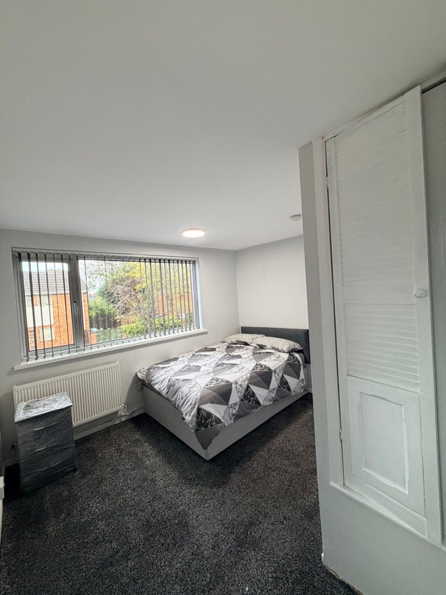Double Room-Shared property- Birmingham B20 Main Photo