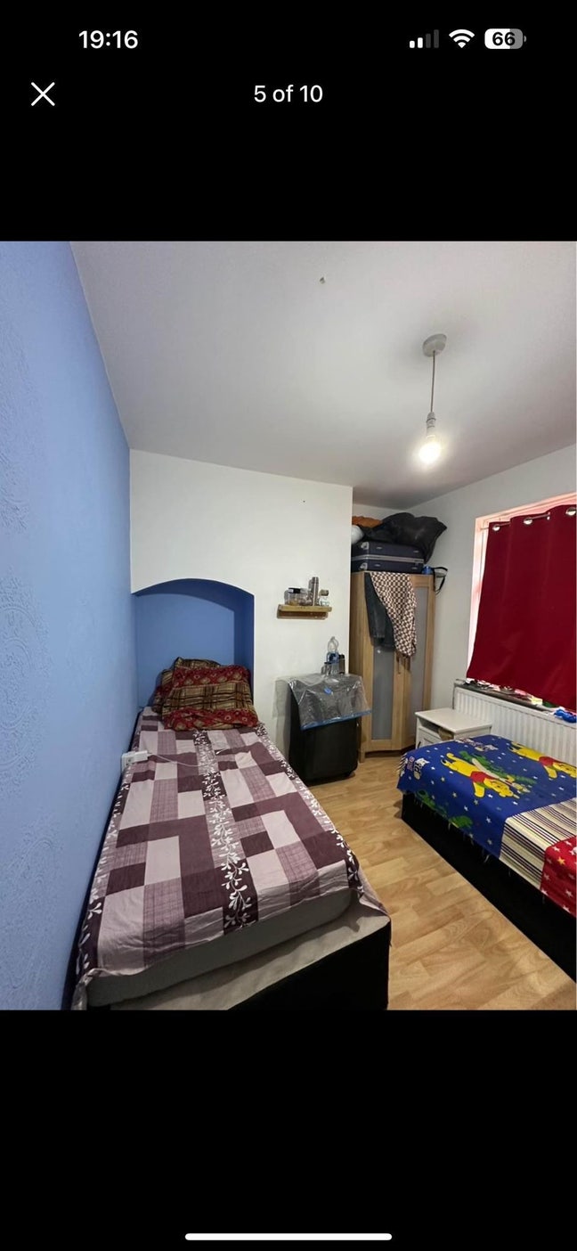 Double room available in RM8 2PU Main Photo