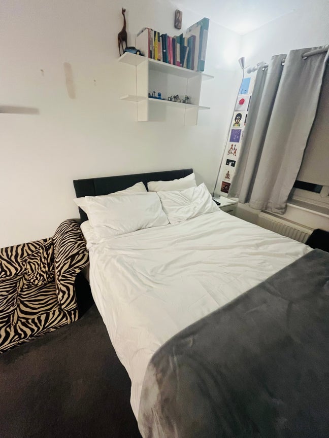 Double Room (furnished) Main Photo