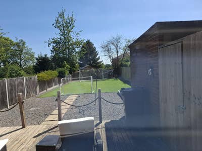 Double Room with TV , super fast WiFi large garden Main Photo