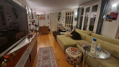 Double room in veggie flat in Bow Quarter Main Photo