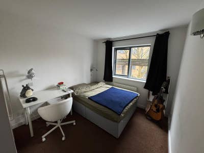Whitechapel Double in 2 Bed, 5m to Elizabeth Line Main Photo