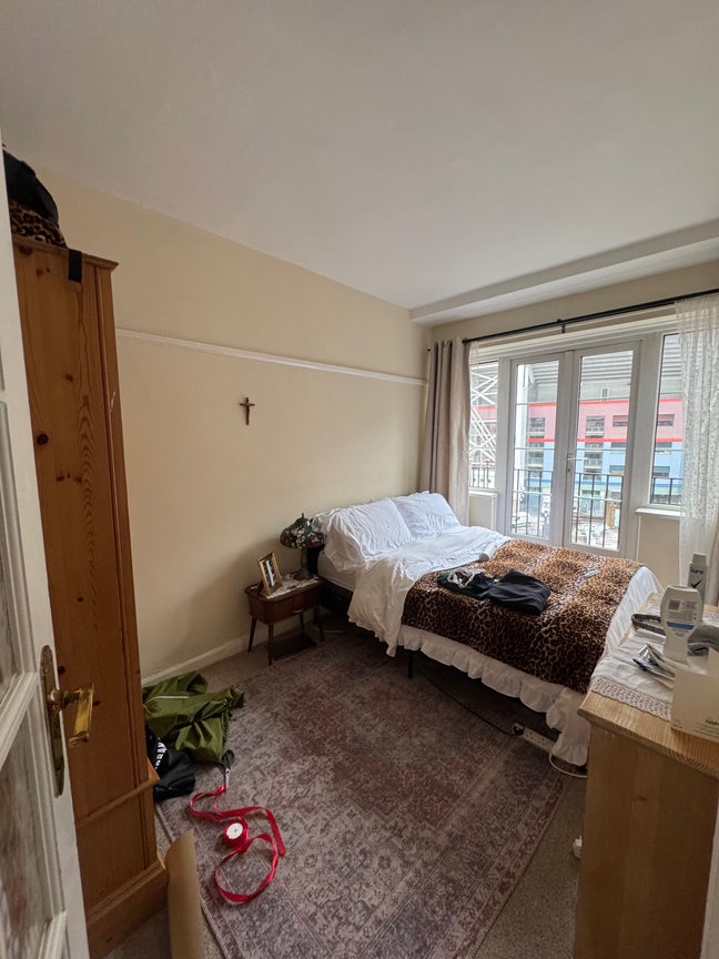 Double Bedroom in gorgeous 2 bed mansion flat  Main Photo