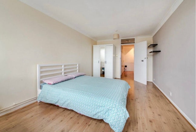 Bright/Spacious 3-Bedroom Split Level House Share Main Photo