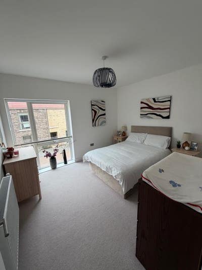 Spacious & Bright Double Room in New-Build Home Main Photo