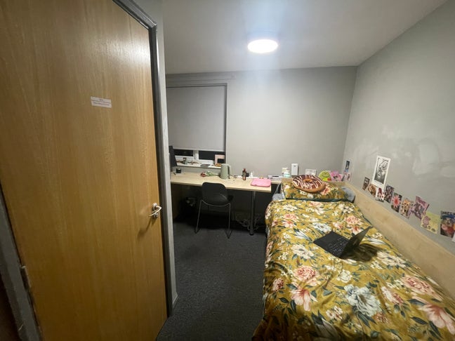 Urgent Tenancy Takeover! Calthorpe Court Main Photo